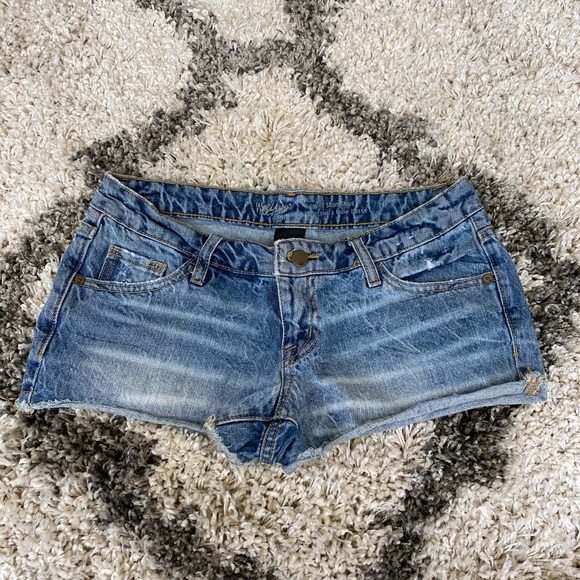 Mossimo jean shorts, size 4. - Picture 1 of 3